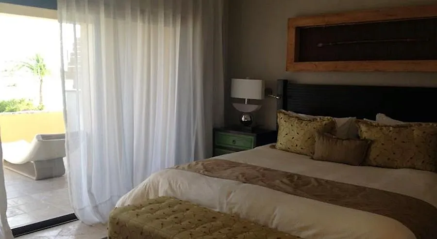 פונטה קאנה Ancora Cap Cana & Marina Suites Resort מלון