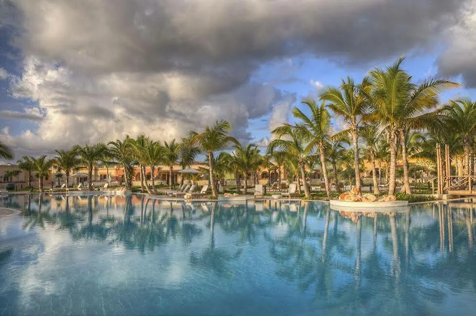 פונטה קאנה Ancora Cap Cana & Marina Suites Resort מלון